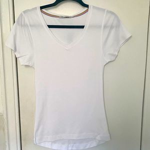 NWT Raffi White V Neck T-Shirt